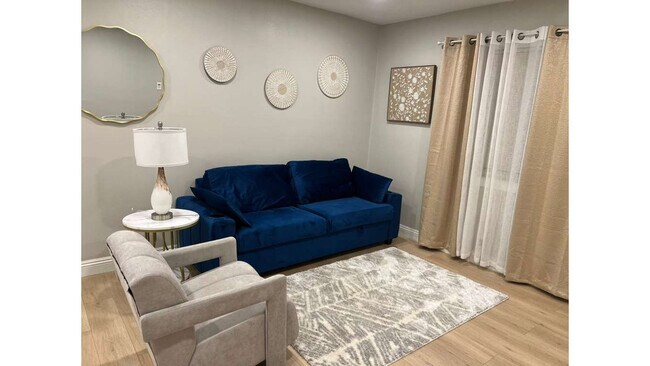 Foto del edificio - 321 W Park Ave