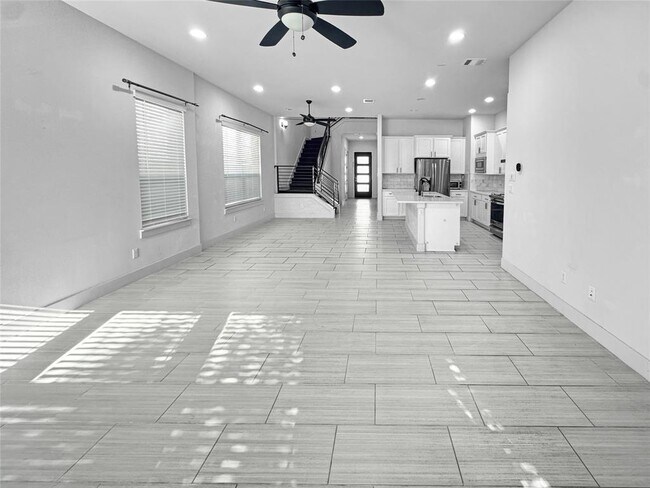 Foto del edificio - 1220 Westborough Ln