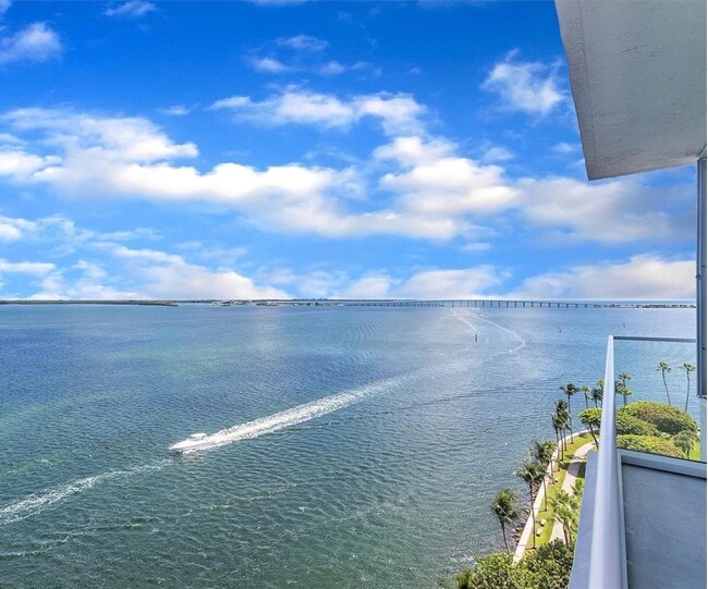 Building Photo - 800 Claughton Island Dr