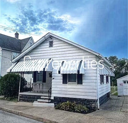Building Photo - 610 Miller St