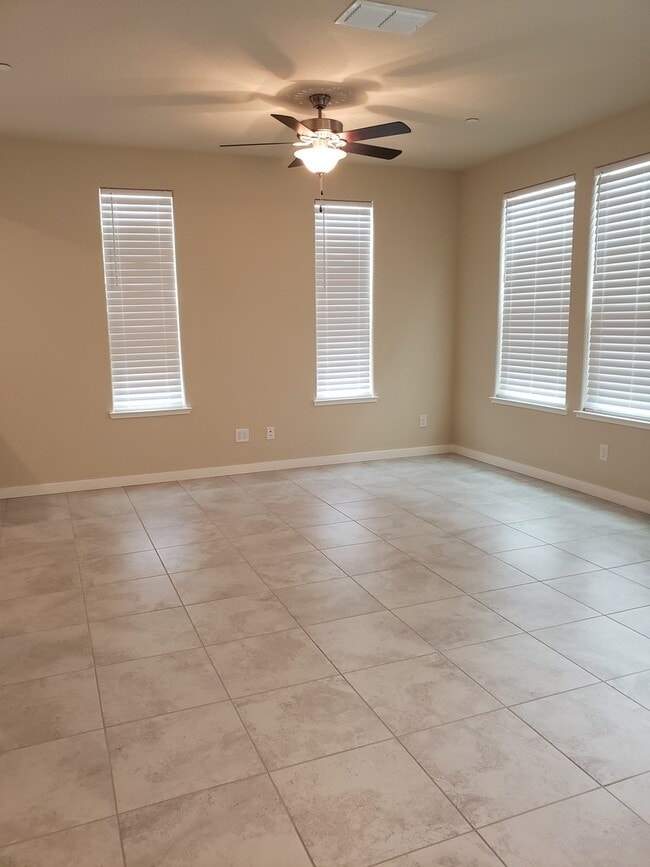 Building Photo - Beautiful Newer Development home!! In Elk ...
