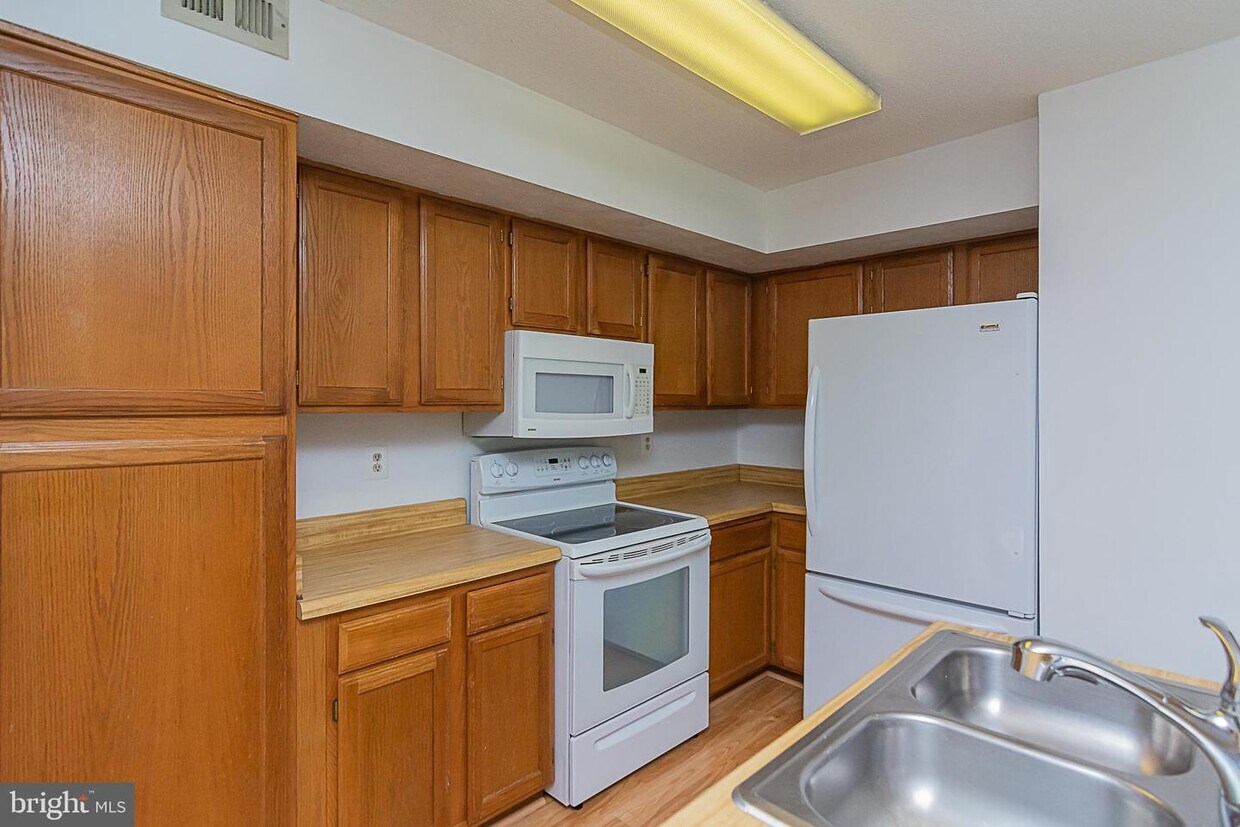 13480 Lord Dunbore Pl Unit 61, Upper Marlboro, MD 20772 Room for Rent in Upper Marlboro, MD