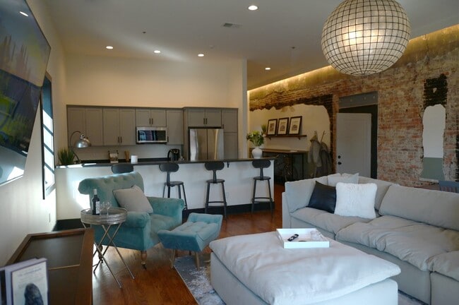 Building Photo - 103 Strawberry Aly