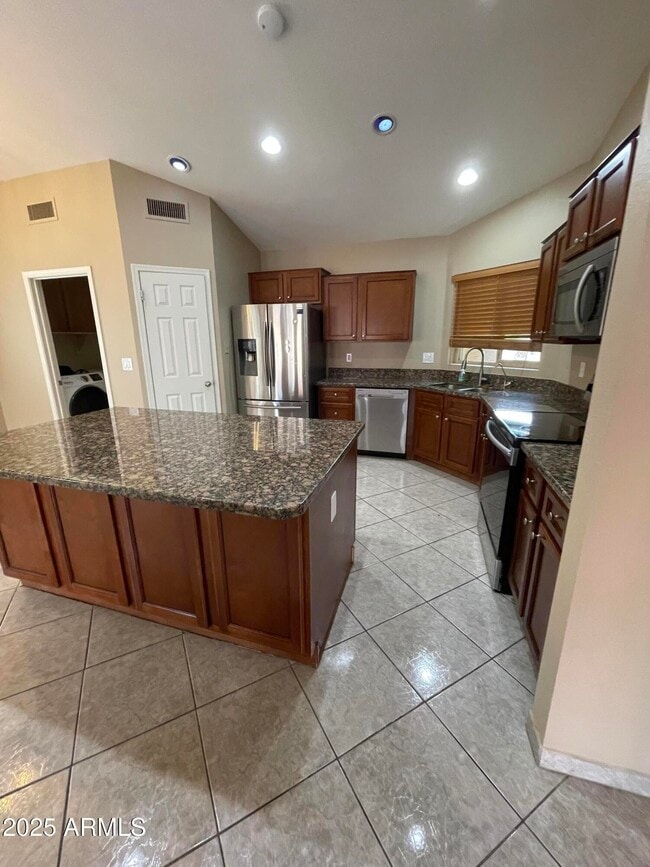Building Photo - 3443 E Tonto Ln