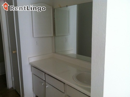 Building Photo - 6800 Shavelson St