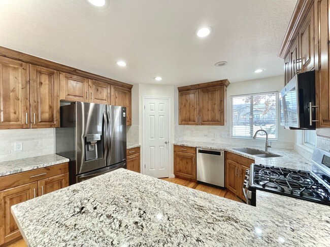 Building Photo - Newly Remodeled 3-Bedroom Home in South Jo...