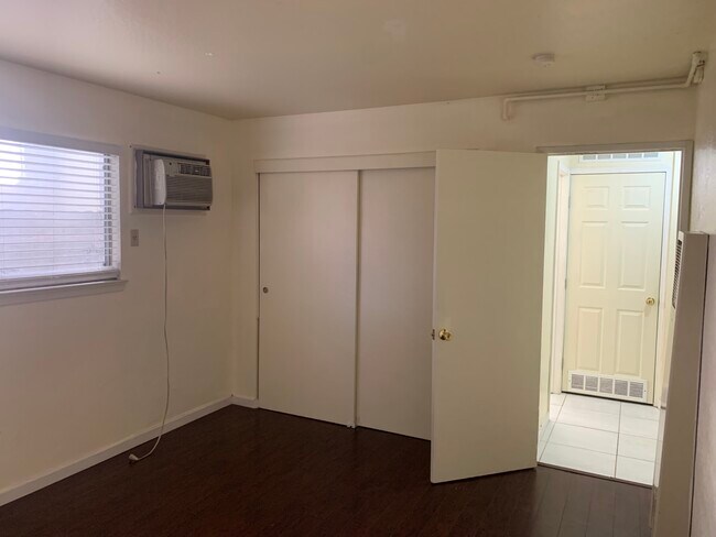Foto del edificio - 2103 3rd St