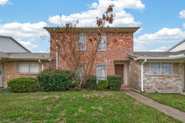 Foto del edificio - 6375 S Briar Bayou Dr