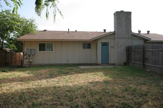 Foto del edificio - 1307 W Rundberg Ln