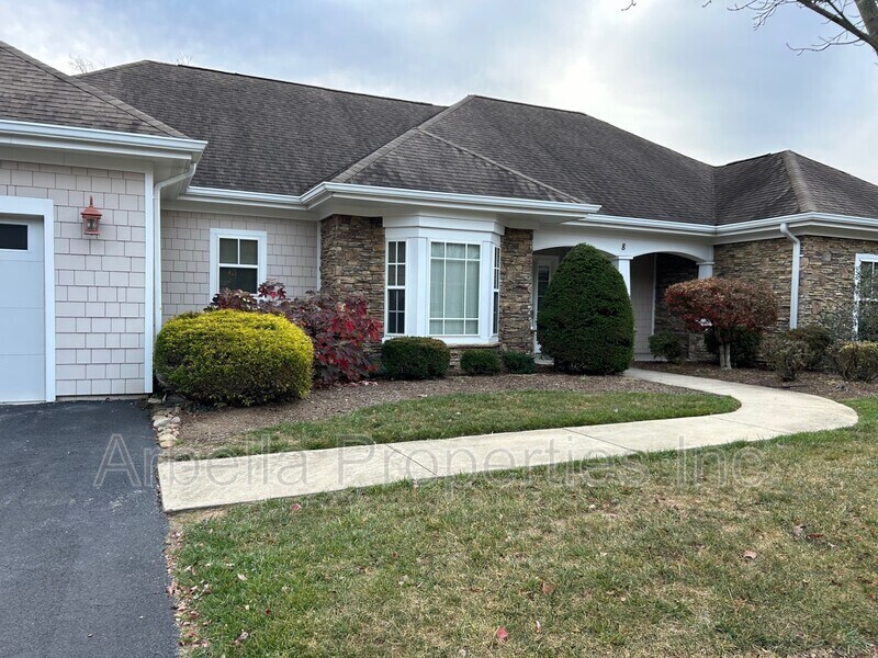 Foto principal - 211 University Pkwy