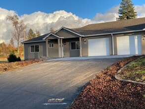 Building Photo - 8588-8590 Ridgecrest Dr