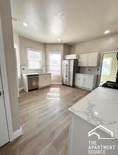 Building Photo - 2820 N Ridgeway Ave