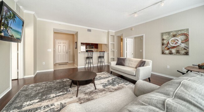 Foto del edificio - Annual furnished OPTIONAL 2-bed 2-bath upscale condo in the Broadway Promenade