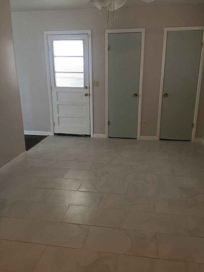 Foto del edificio - Beautiful Remodeled 3/1 Home