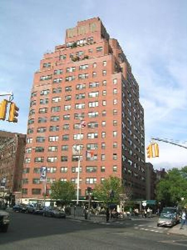 Primary Photo - 15 Charles St