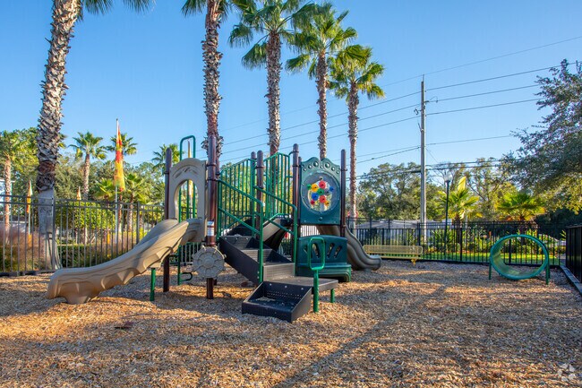 ¡Área de juegos para niños - Eden's Edge Apartments