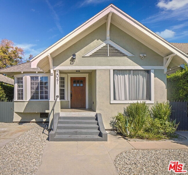 Foto del edificio - 2041 W 31st St