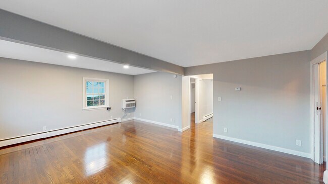 Building Photo - 90 Waldemar Ave