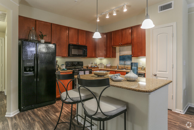 Amalfi at Tuscan Lakes - Apartments in League City, TX | Apartments.com