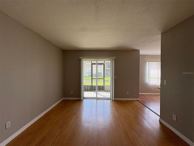 Building Photo - 9933 Sweepstakes Ln