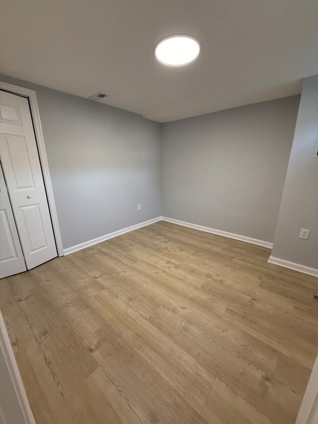 Building Photo - 8238 Imperial Dr