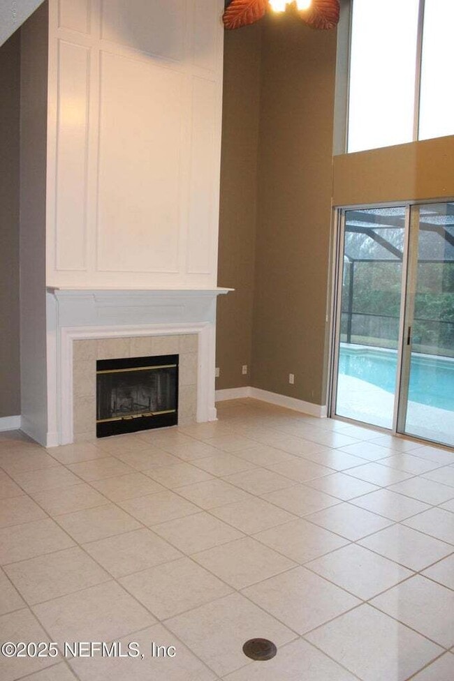 Building Photo - 3149 La Reserve Dr