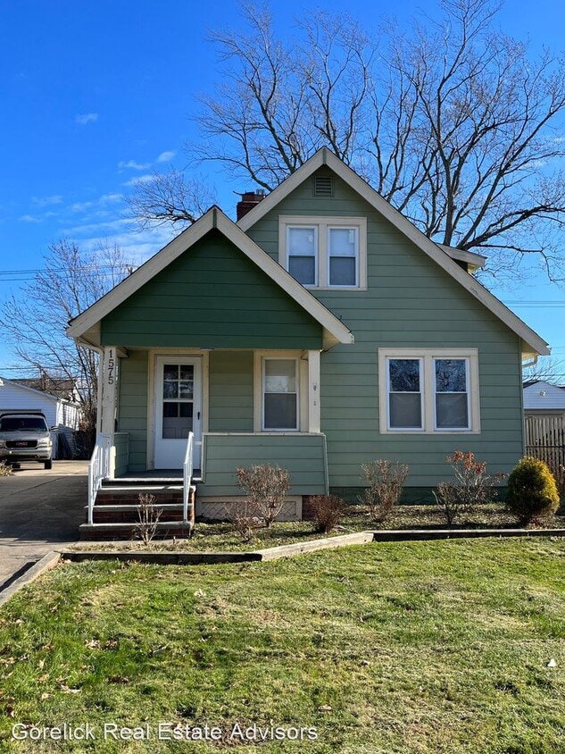 3 br, 2 bath House 1575 Longwood Drive House Rental in Mayfield