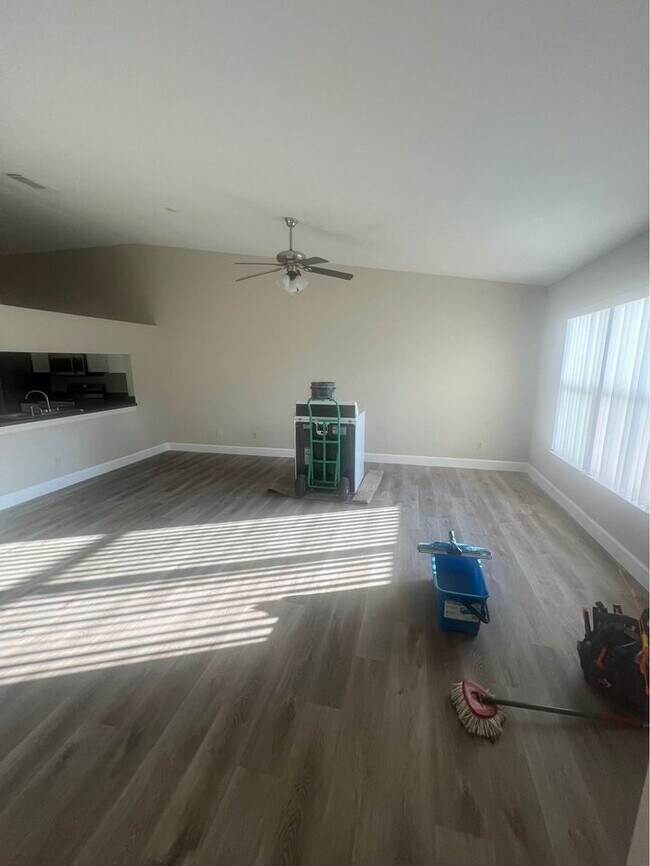 Main Living Room - 2842 Stoneway Ln