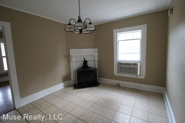 Building Photo - 4 br, 1 bath House - 4440 Saluda Road