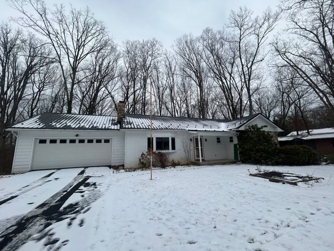 Building Photo - 3 bedroom, 3 bath house located in Park Forest