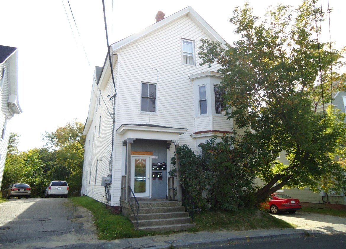 Primary Photo - 139 Oak St
