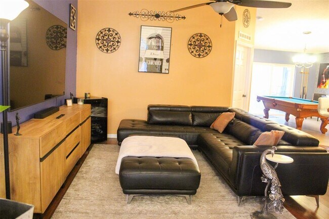 Foto del edificio - 838 Welch Hill Cir