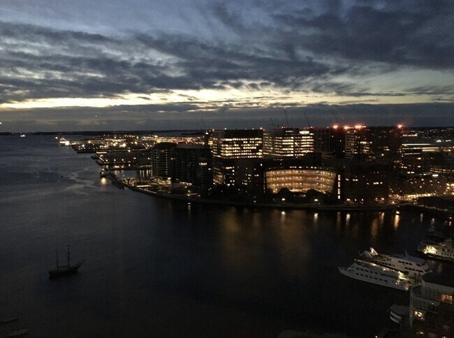 Foto del edificio - 85 E India Row