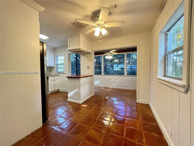 Foto del edificio - 5842 SW 60th St