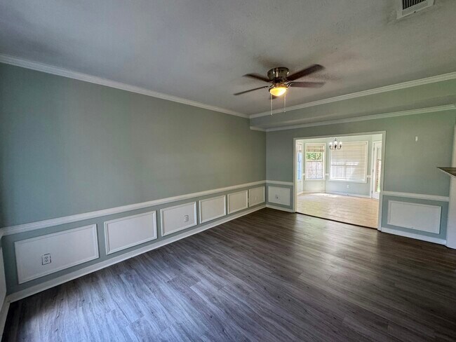 Foto del edificio - 1215 Arbor Hill Dr
