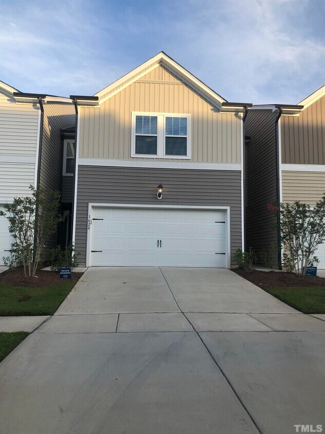 1620 Clayfire Dr., Cary, NC 27519 Townhouse for Rent in Cary, NC