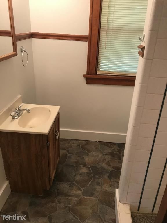 Foto del edificio - 4 br, 2 bath House - 3030 West Michigan Av...