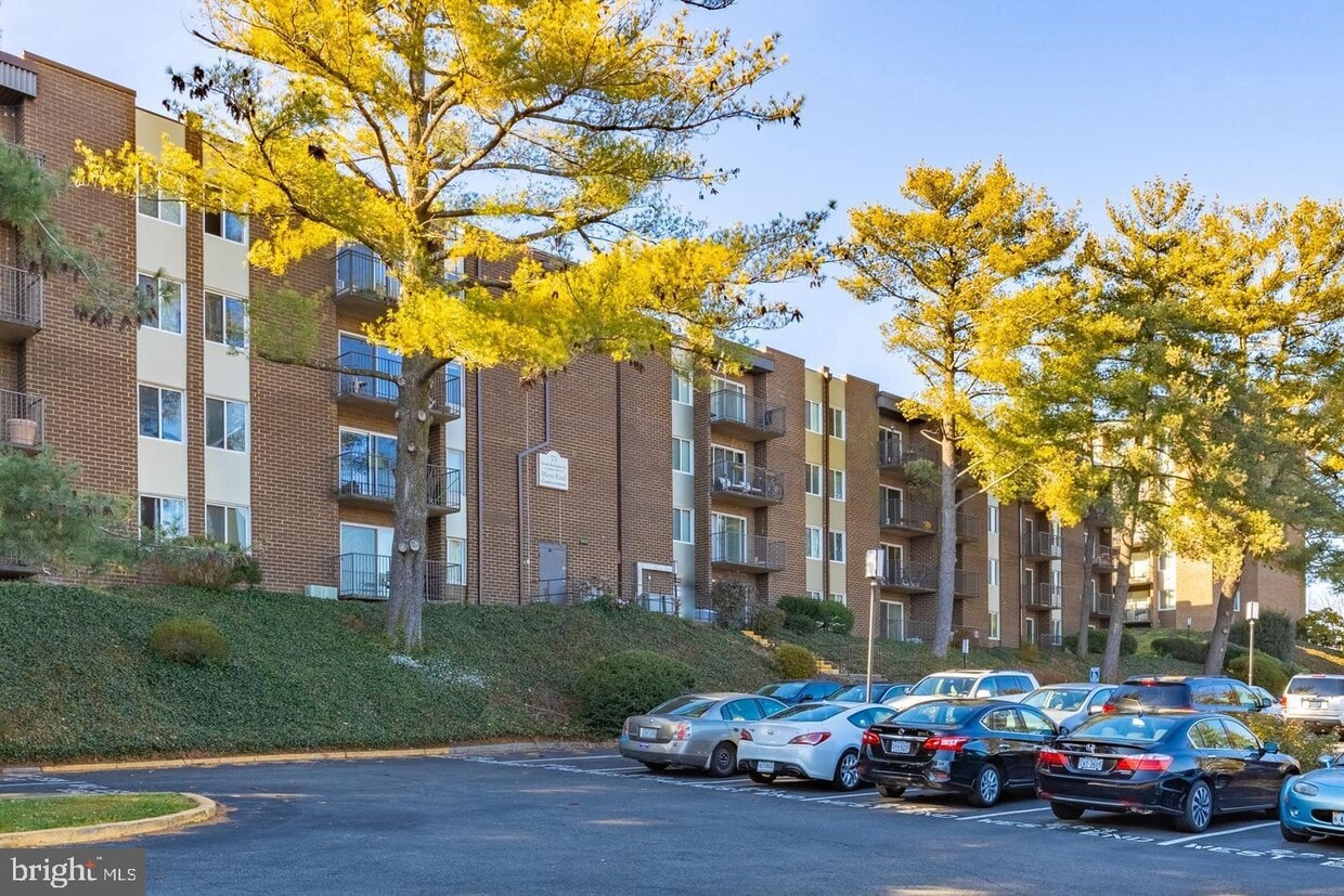 75 S Reynolds St Unit 318, Alexandria, VA 22304 Condo for Rent in