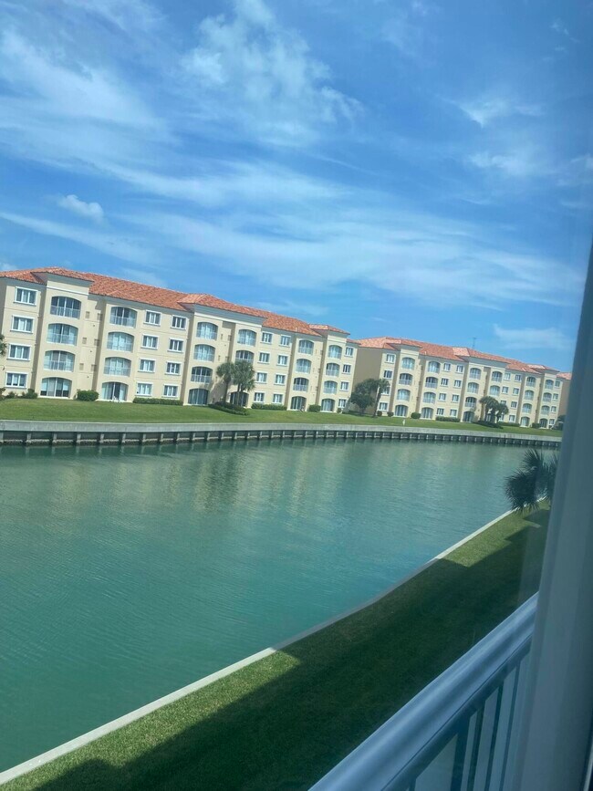 Foto del edificio - 18 Harbour Isle Dr W