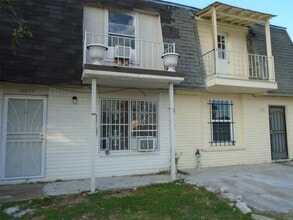 Building Photo - 12054 Beechnut St