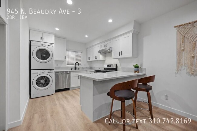 Building Photo - 945 N Beaudry Ave