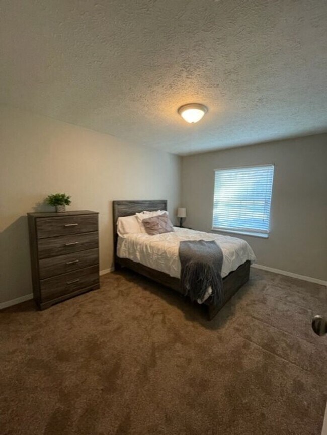 Foto del edificio - Sherwood Green Condo