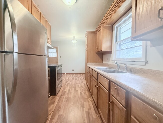 Kitchen - 1205 Dorothy Dr