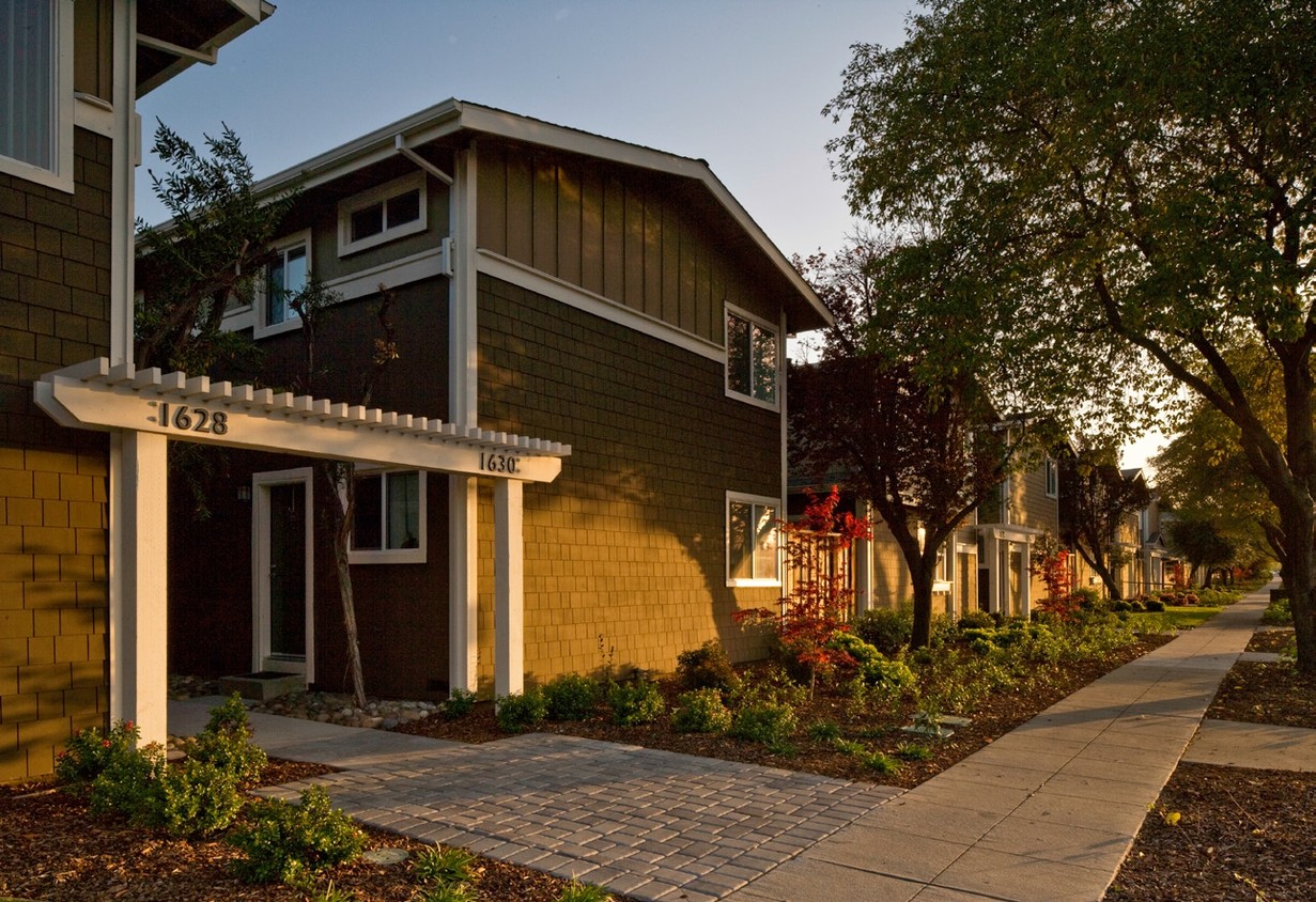 Foto del edificio - Hillsdale Townhouses