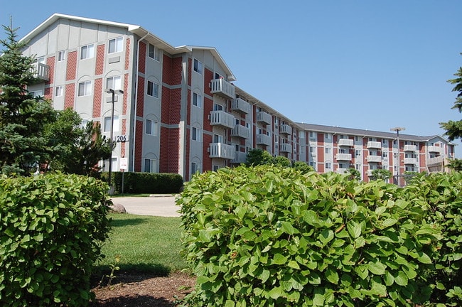 Building Photo - Brookside Knoll