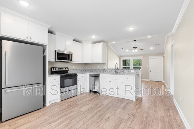 Foto del edificio - 833 Pine Tree Rd