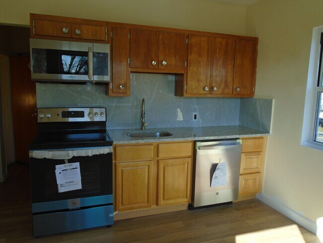 KITCHEN - 162 Kinderkamack Rd