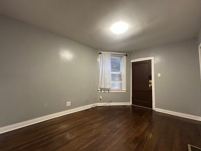 Foto del edificio - 3049 W 59th St
