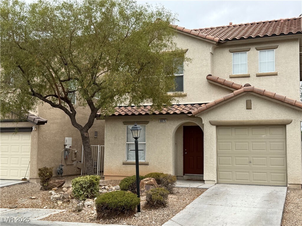 Foto principal - 8875 First Lady Ave
