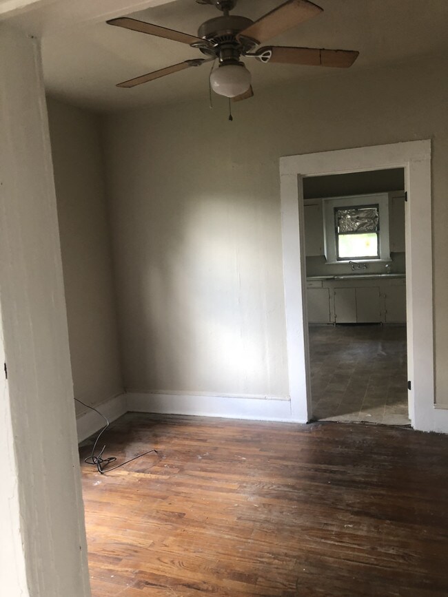 Foto del edificio - 2806 West Caperton Street, 71109